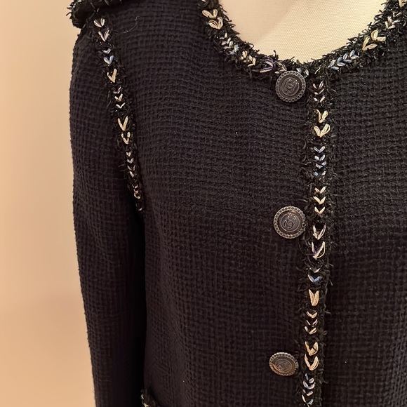 CHANEL Tweed JACKET SIZE 42 Navy with Silver Gold Blue thread - Picture 5 of 9